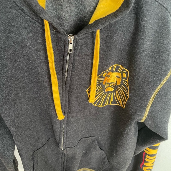 Disney The Lion King Black and Gold Label - Picture 2 of 4